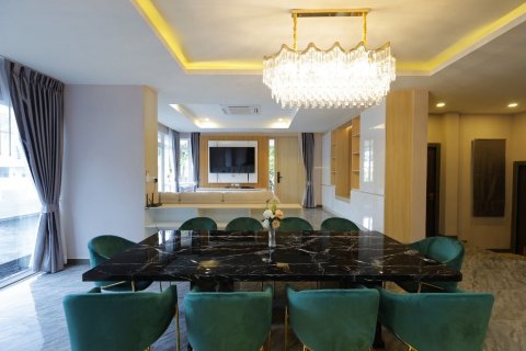 House in Pattaya, Thailand 5 bedrooms № 145464 - photo 4
