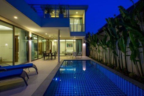 Villa in Phuket, Thailand 4 bedrooms № 145465 - photo 30