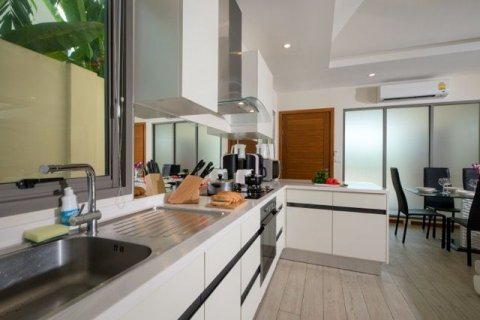 Villa in Phuket, Thailand 4 bedrooms № 145465 - photo 4