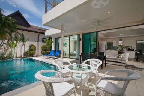 Villa in Phuket, Thailand 4 bedrooms № 145465 - photo 10