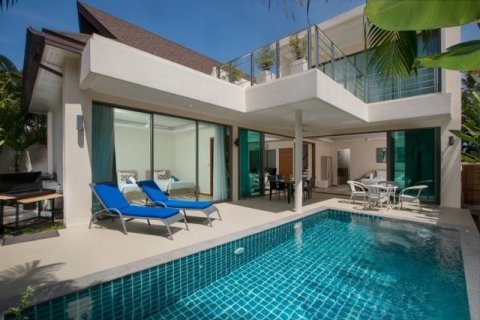 Villa in Phuket, Thailand 4 bedrooms № 145465 - photo 1