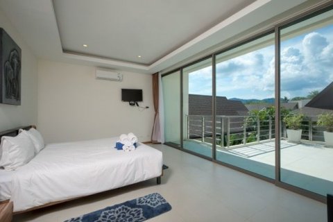 Villa in Phuket, Thailand 4 bedrooms № 145465 - photo 24