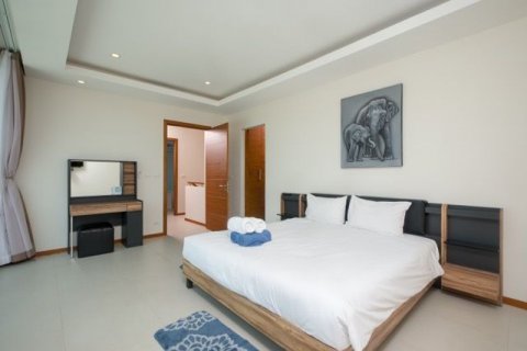 Villa in Phuket, Thailand 4 bedrooms № 145465 - photo 23