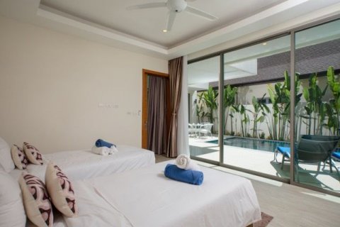 Villa in Phuket, Thailand 4 bedrooms № 145465 - photo 15