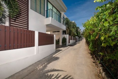 Villa in Phuket, Thailand 4 bedrooms № 145465 - photo 3