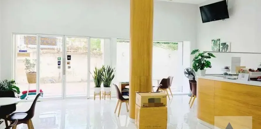Gewerbeimmobilie in Khlong Toei, Bangkok, Thailand 450 m2 № 219579