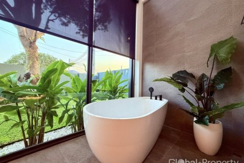 House in Pattaya, Thailand 4 bedrooms № 153979 - photo 25