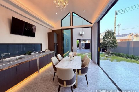 House in Pattaya, Thailand 4 bedrooms № 153979 - photo 9
