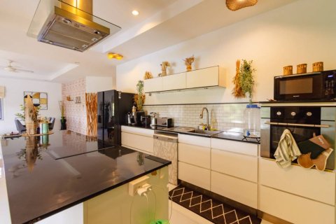 Вилла в Хуа Хине, Таиланд с 3 спальнями  № 153982 - фото 9