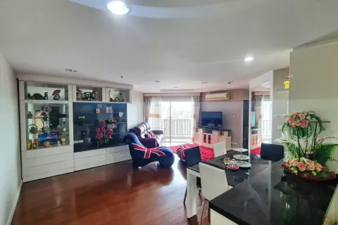 Кондоминиум с 2 спальнями в Хуай Кванге, Бангкок, Таиланд № 138195 - фото 1