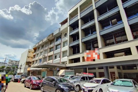 Commercial property in Bangkok, Thailand 1800 sq.m. № 114203 - photo 2