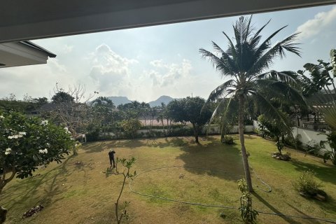 Villa in Hua Hin, Thailand 4 bedrooms № 168953 - photo 8