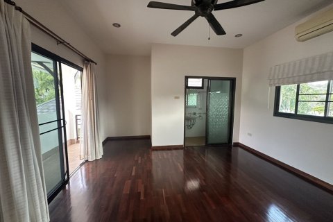 Villa in Hua Hin, Thailand 4 bedrooms № 168953 - photo 15