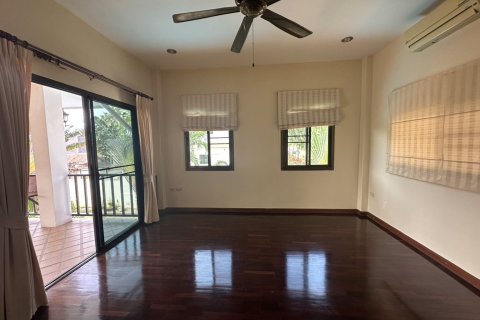 Villa in Hua Hin, Thailand 4 bedrooms № 168953 - photo 21