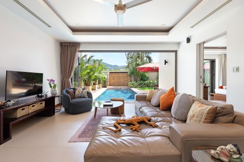 Villa in Phuket, Thailand 2 bedrooms № 167443 - photo 4