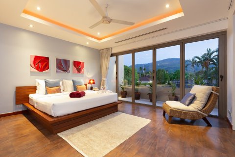 Villa in Phuket, Thailand 2 bedrooms № 167443 - photo 12