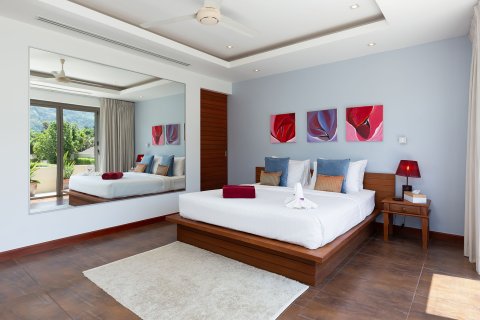 Villa in Phuket, Thailand 2 bedrooms № 167443 - photo 11