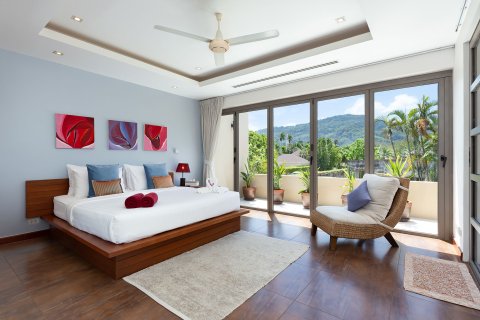 Villa in Phuket, Thailand 2 bedrooms № 167443 - photo 10