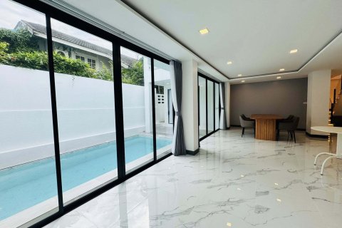 Villa in Pattaya, Thailand 5 bedrooms № 169605 - photo 12