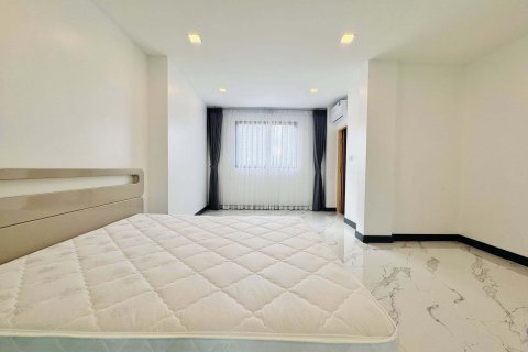 Villa in Pattaya, Thailand 5 bedrooms № 169605 - photo 26