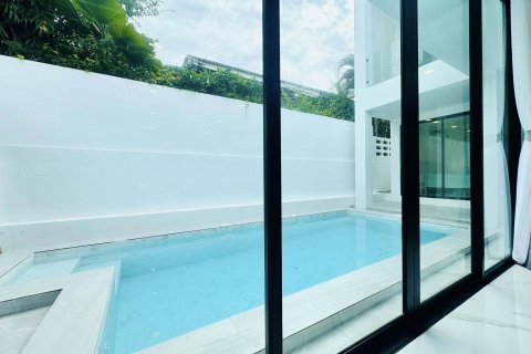 Villa in Pattaya, Thailand 5 bedrooms № 169605 - photo 8