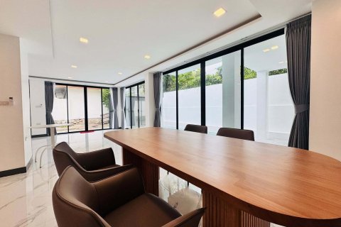 Villa in Pattaya, Thailand 5 bedrooms № 169605 - photo 14