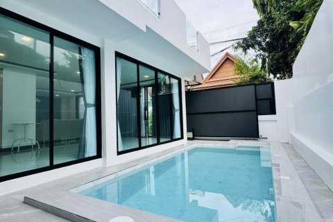 Villa in Pattaya, Thailand 5 bedrooms № 169605 - photo 11