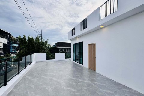 Villa in Pattaya, Thailand 5 bedrooms № 169605 - photo 5