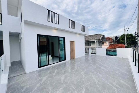 Villa in Pattaya, Thailand 5 bedrooms № 169605 - photo 6