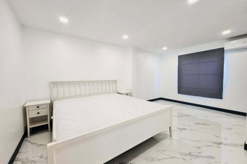 Villa in Pattaya, Thailand 5 bedrooms № 169605 - photo 23