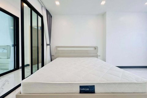 Villa in Pattaya, Thailand 5 bedrooms № 169605 - photo 24