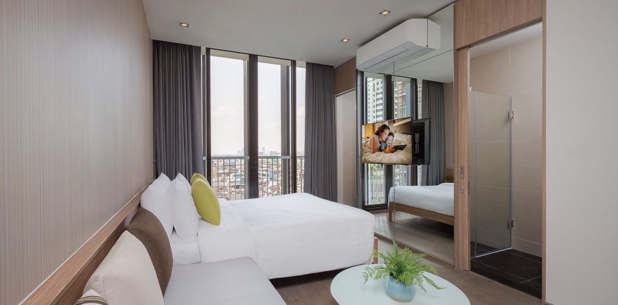 Studio in the Condo in Khlong Toei, Bangkok, Thailand № 169602