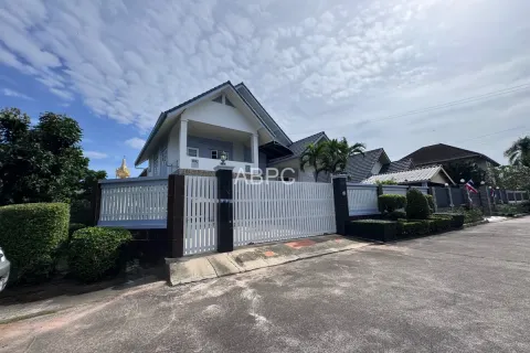 Casa de 3 dormitorios en Pattaya, Tailandia № 211417 - foto 14