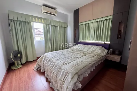 Casa de 3 dormitorios en Pattaya, Tailandia № 211417 - foto 7