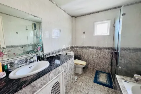 Casa de 3 dormitorios en Pattaya, Tailandia № 211417 - foto 12
