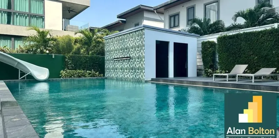 Condominio de 4 dormitorios en Pattaya, Tailandia № 211416