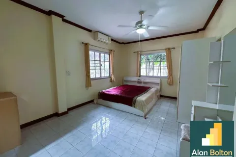 Casa de 3 dormitorios en Pattaya, Tailandia № 211177 - foto 14