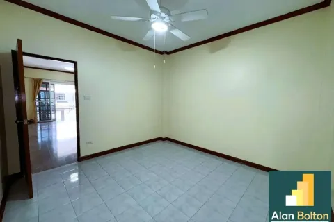 Casa de 3 dormitorios en Pattaya, Tailandia № 211177 - foto 19