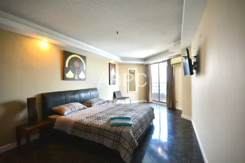 Condominio de 2 dormitorios en Jomtien Beach, Pattaya, Tailandia № 211178 - foto 2