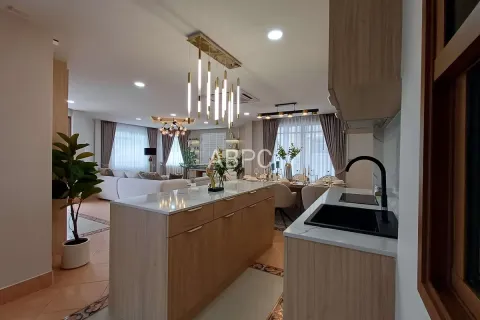 Casa de 4 dormitorios en Pattaya, Tailandia № 211179 - foto 11
