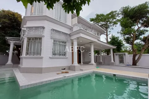 Maison à Pattaya, Thaïlande 4 chambres № 211179