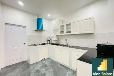 Casa de 3 dormitorios en Pattaya, Tailandia № 211180 - foto 3