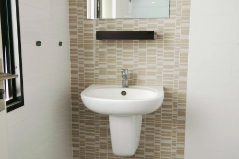 Таунхаус в Банг Каео, Таиланд с 3 спальнями  № 144876 - фото 24