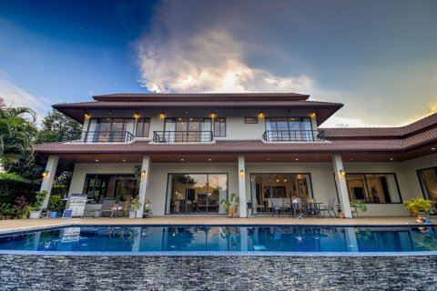 House in Chiang Mai, Thailand 5 bedrooms № 119935 - photo 2
