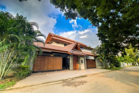 House in Chiang Mai, Thailand 5 bedrooms № 119935 - photo 3