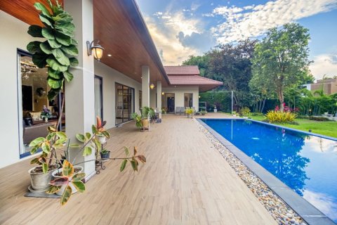 House in Chiang Mai, Thailand 5 bedrooms № 119935 - photo 25