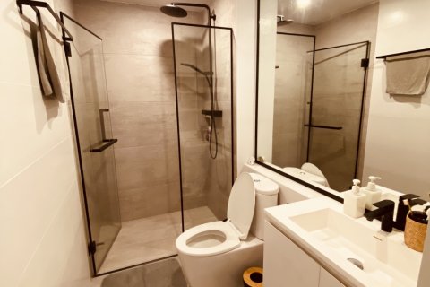 Студия в кондо в Ваттхане, Бангкок, Таиланд № 137335 - фото 6
