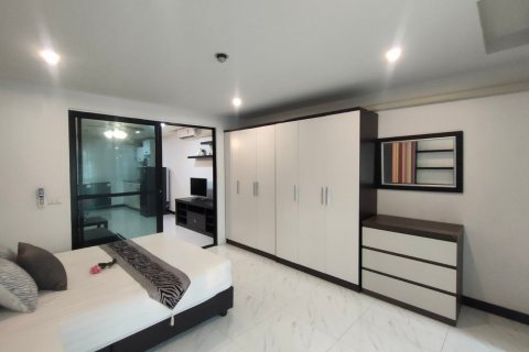 Студия в кондо в Банг Раке, Бангкок, Таиланд № 137338 - фото 8