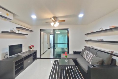 Студия в кондо в Банг Раке, Бангкок, Таиланд № 137338 - фото 5