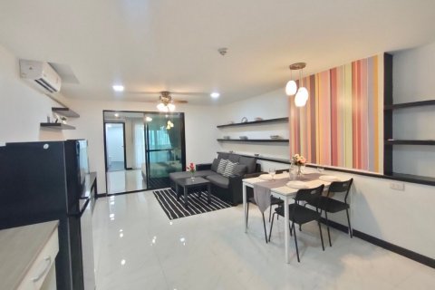 Студия в кондо в Банг Раке, Бангкок, Таиланд № 137338 - фото 2